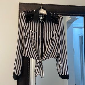 Super cute top like new